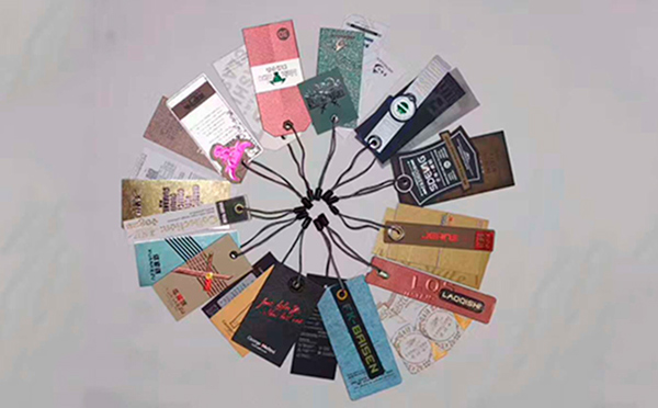 智彤印刷廠服裝吊牌遠(yuǎn)銷國(guó)內(nèi)外！